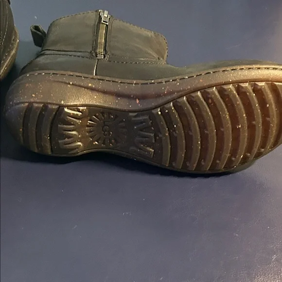 Women’s new UGG Black Leather ANKLE Boots. SIZE 10 - Picture 4 of 8